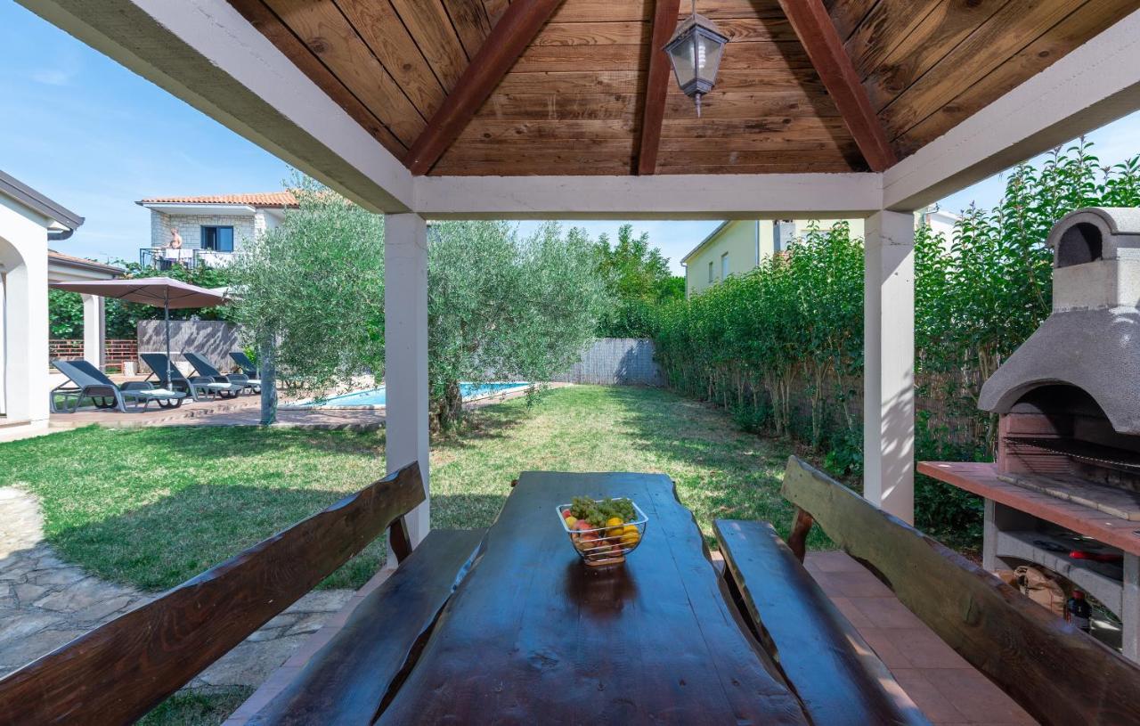 Villa Lucas Новиград Экстерьер фото
